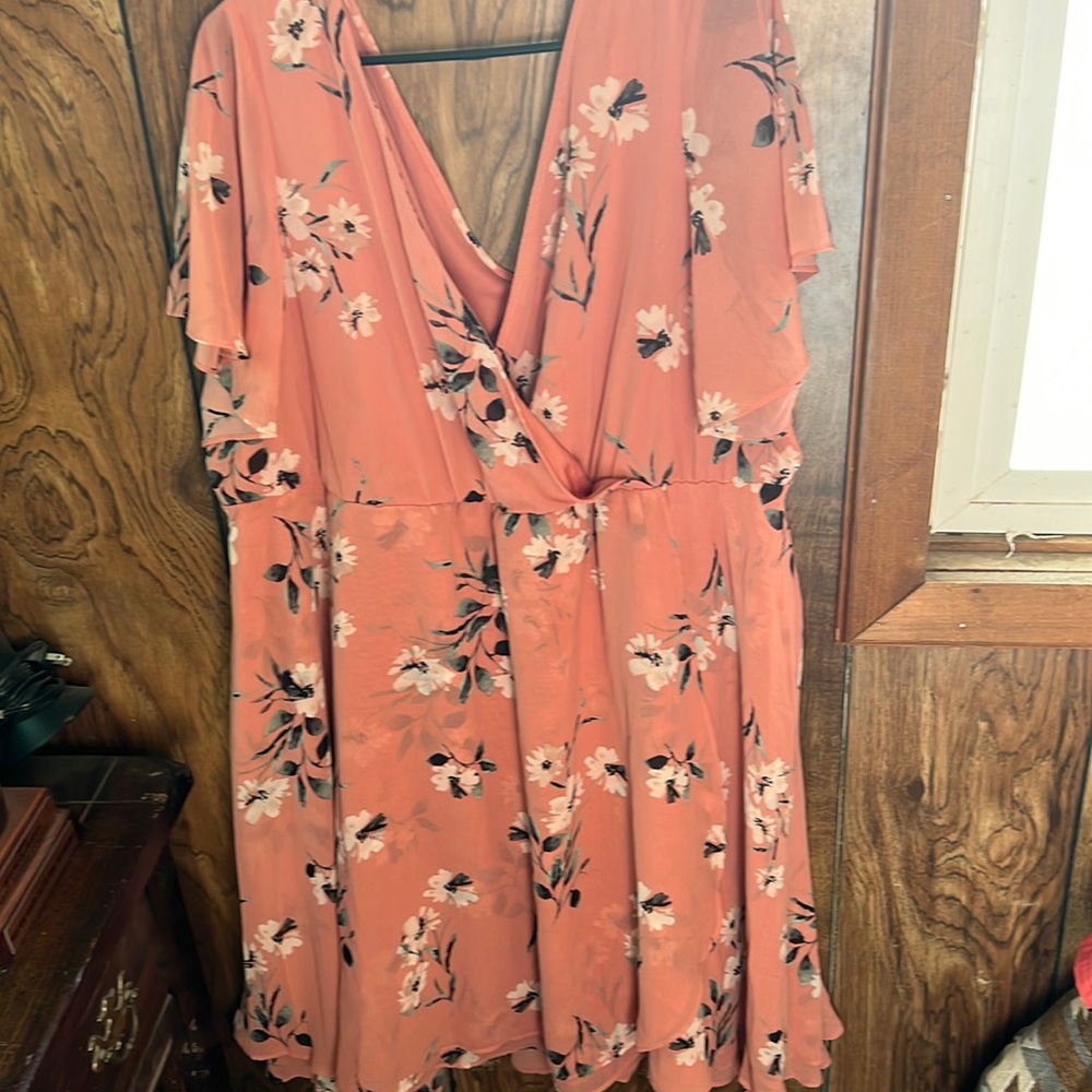 Torrid coral Floral Chiffon dress Size 3